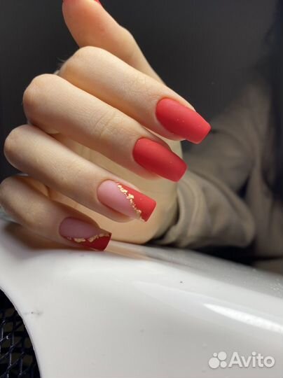 Маникюр и педикюр на дому