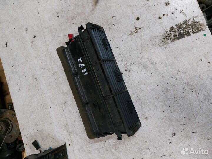 Дефлектор отопителя центральный audi a8 d2