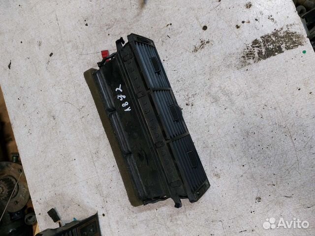 Дефлектор отопителя центральный audi a8 d2