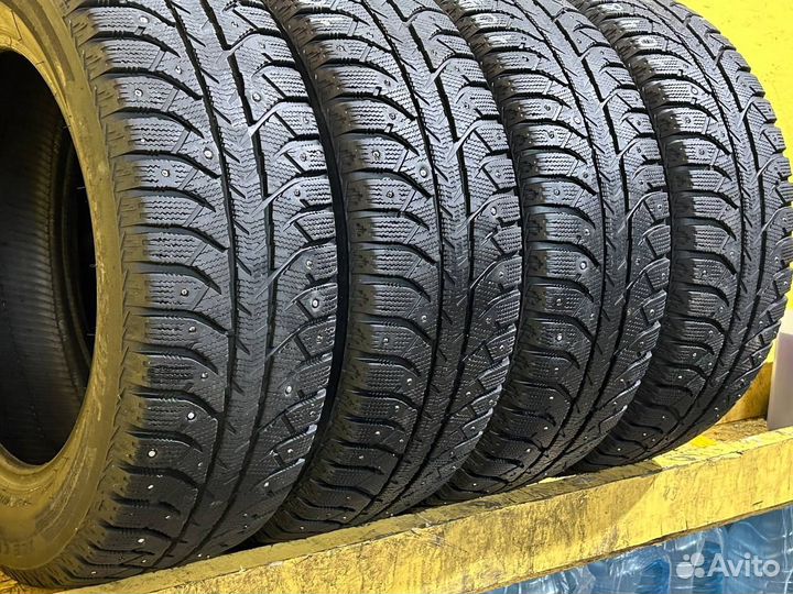 Bridgestone Ice Cruiser 7000S 205/60 R16 92T