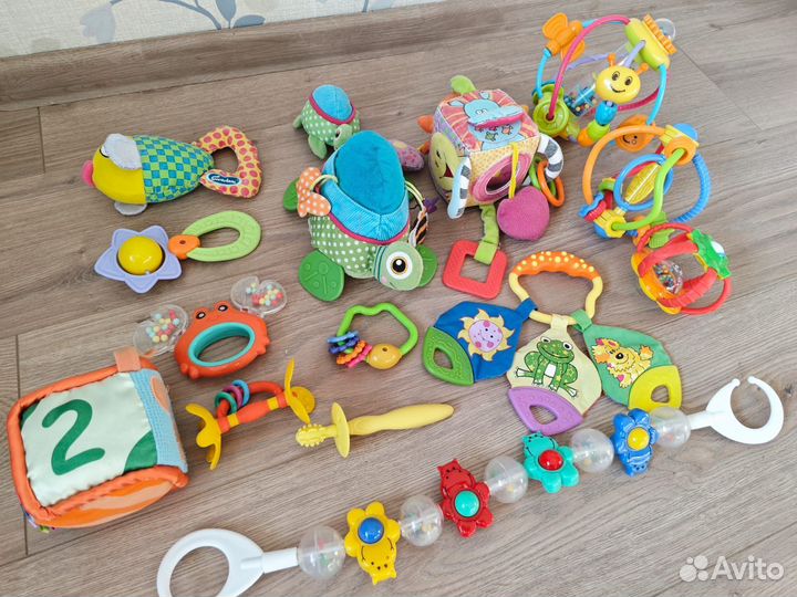 Развивающие игрушки, погремушки, грызунки