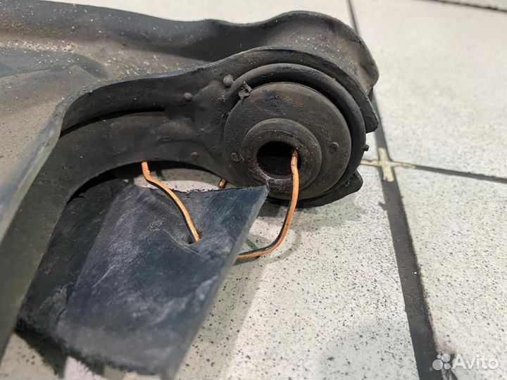 Рычаг передний левый VW Golf 3