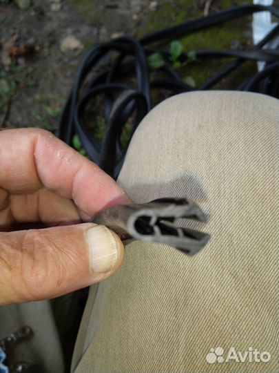 Уплотнитель для стекол резиновый