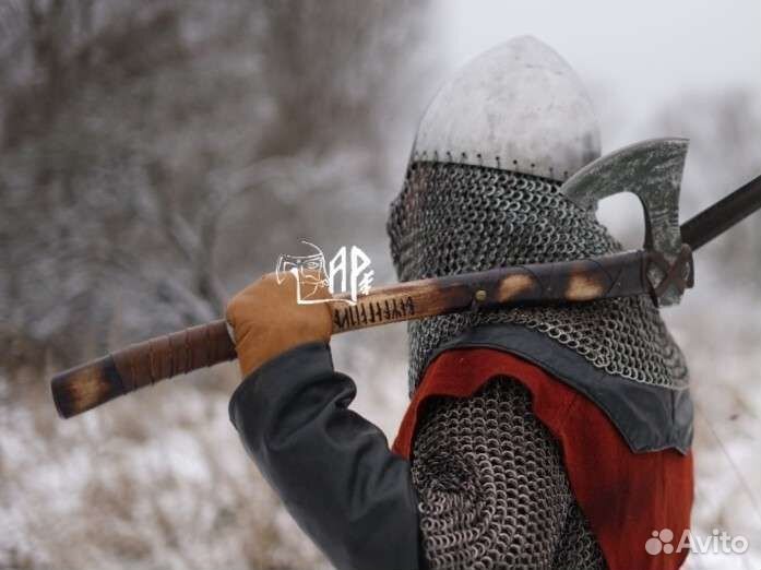 Кованый топор Рунический