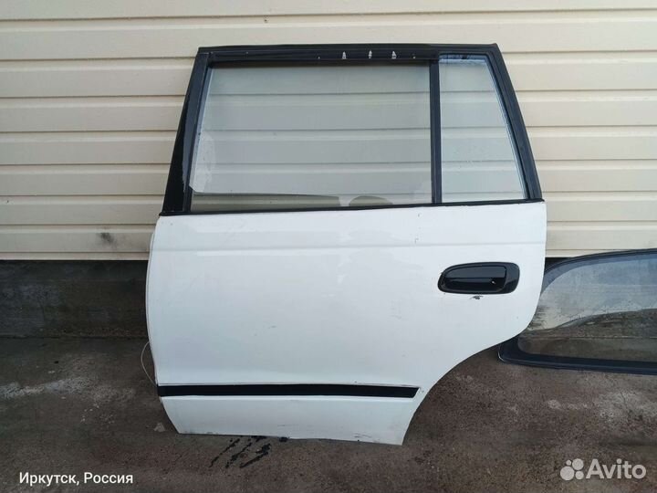 Дверь на Тойоту caldina