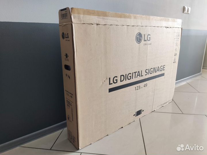 Профессиональная панель LG