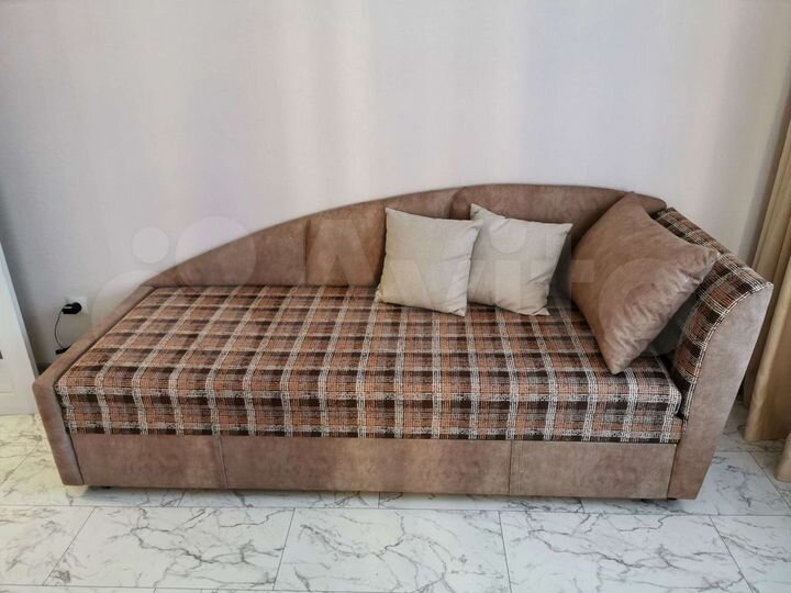 2-к. квартира, 55 м², 4/9 эт.