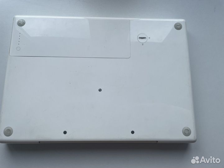 Ноутбук Apple macbook late 2007