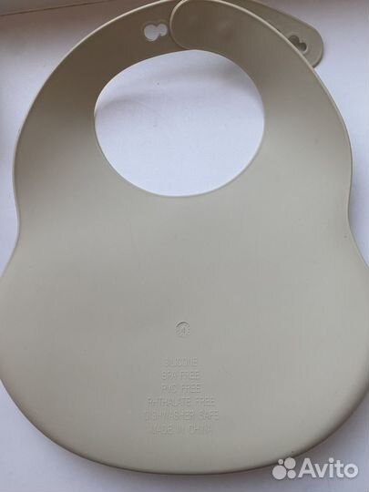 Нагрудник силиконовый