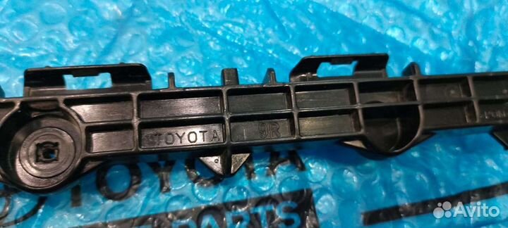 Кронштейн бампера Камри 50, Камри 55 правый бу