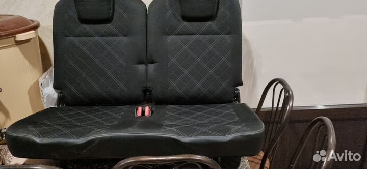 Продам третий ряд сидений на Ларгус пол комплект