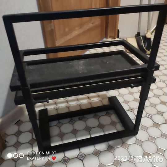 Подставка для мисок/стойка