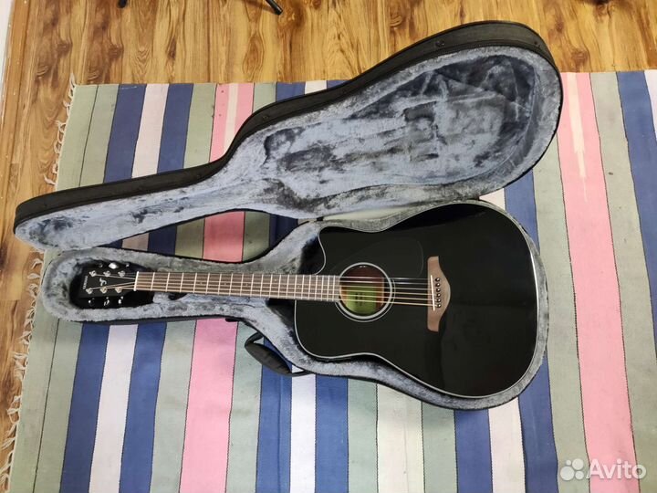 Электро акустическая гитара Yamaha fgx800c