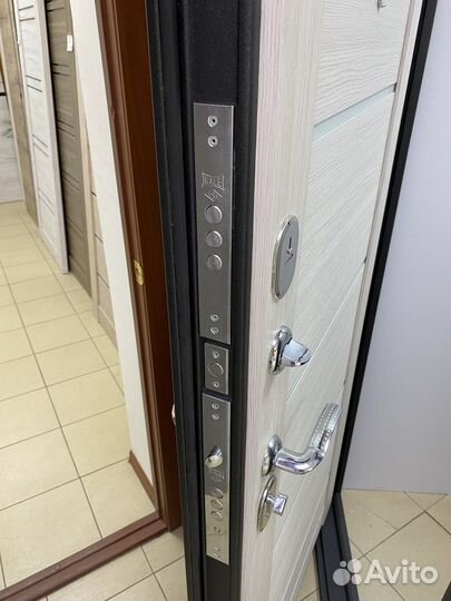 Металлическая дверь бу