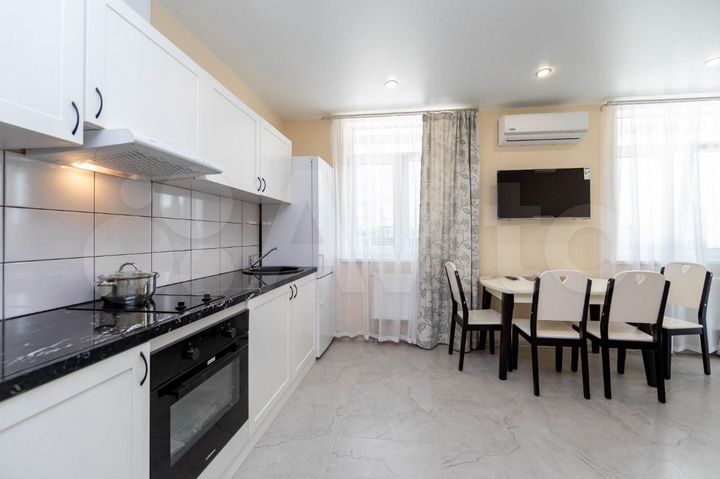 2-к. квартира, 65 м², 2/13 эт.