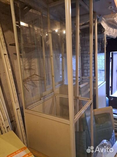 Стеклянная витрина
