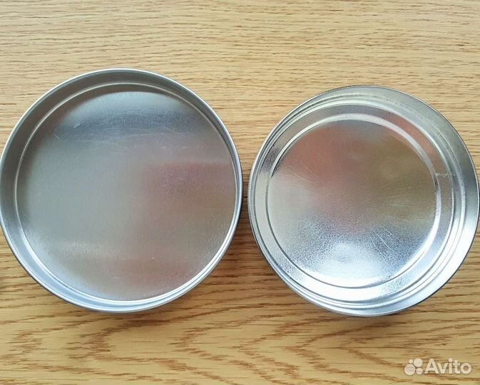 Жестяная банка для сыпучих продуктов