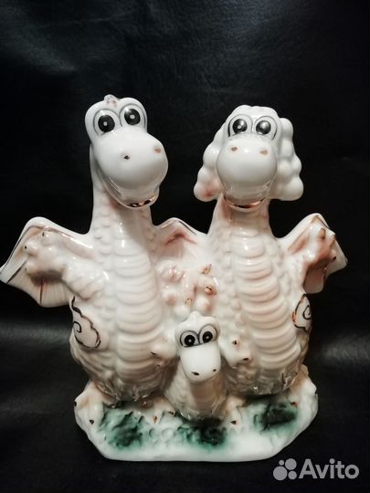 Фарфоровая статуэтка 