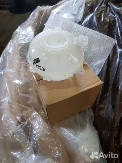 Новый расширительный бачок Volkswagen polo