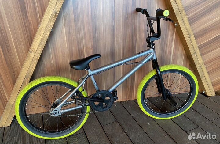 Велосипед BMX с роторным тормозом