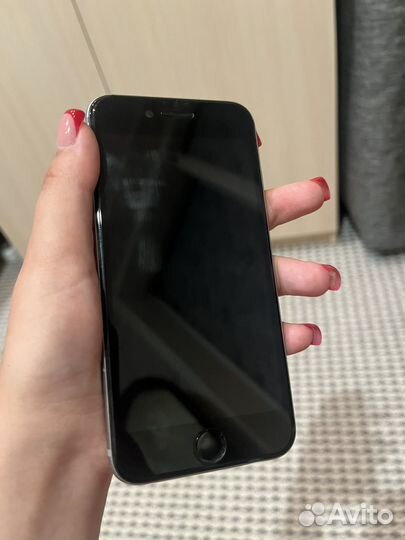 Телефон iPhone 6s
