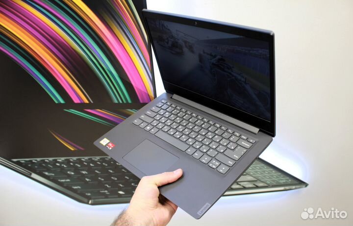 Ноутбук Lenovo. 14 дюймов экран / SSD