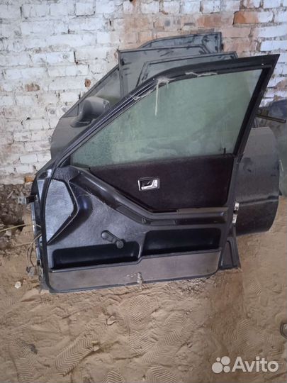 Дверь передняя правая audi 80-90