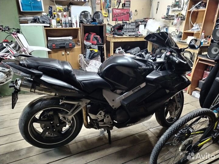 Хонда vfr800