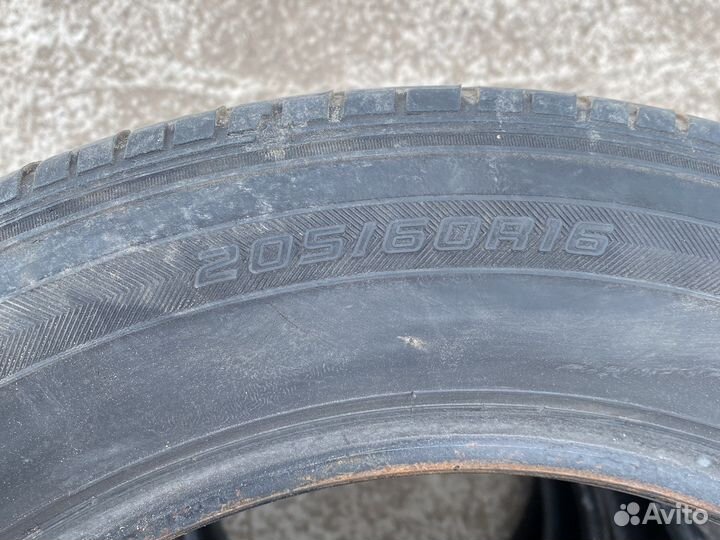 Dunlop SP Touring T1 205/60 R16