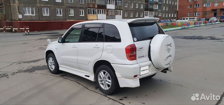 Toyota RAV4 2.0 AT, 2001, 256 040 км