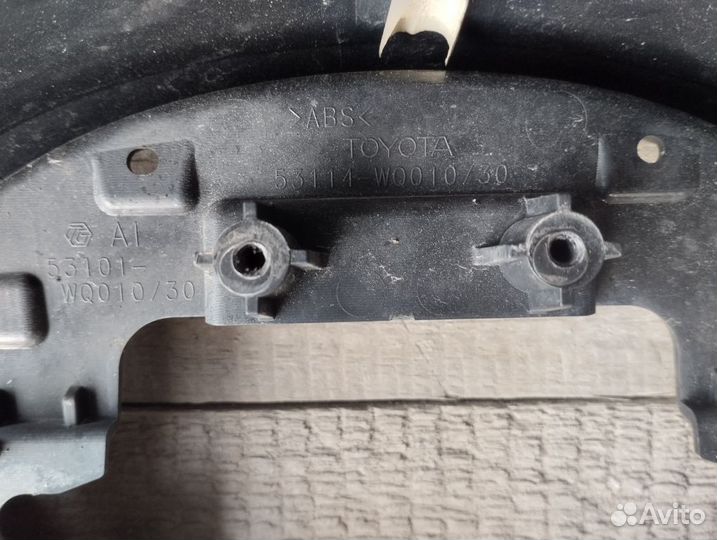 Решетка радиатора Toyota LC 200