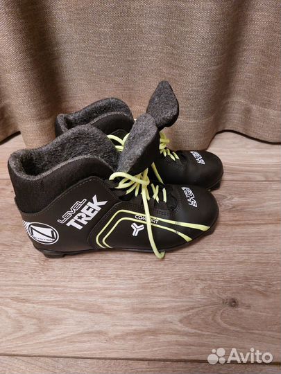 Лыжные ботинки