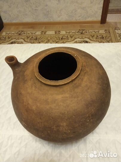 Бутылка и кувшин