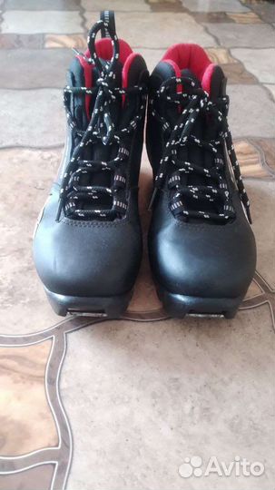 Продаю лыжные ботинки