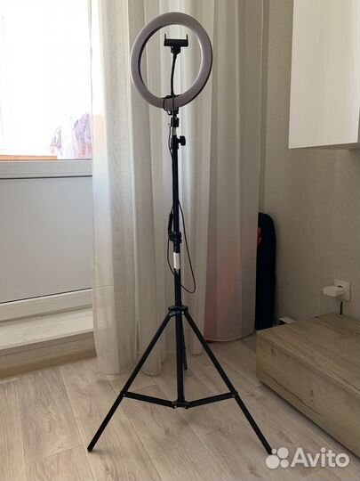 Кольцевая лампа со штативом