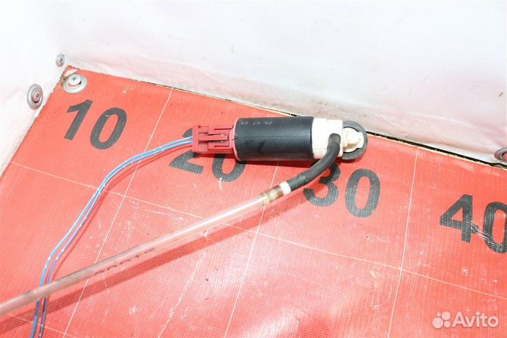 Насос омывателя задний Toyota Corolla 120 хэтчбек