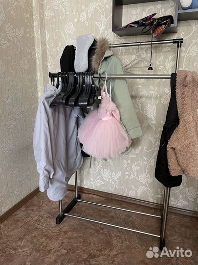 Вешалка напольная и плечики