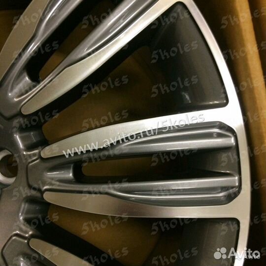 New диски на Range Rover Sport R20