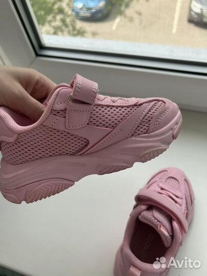Кроссовки для девочки