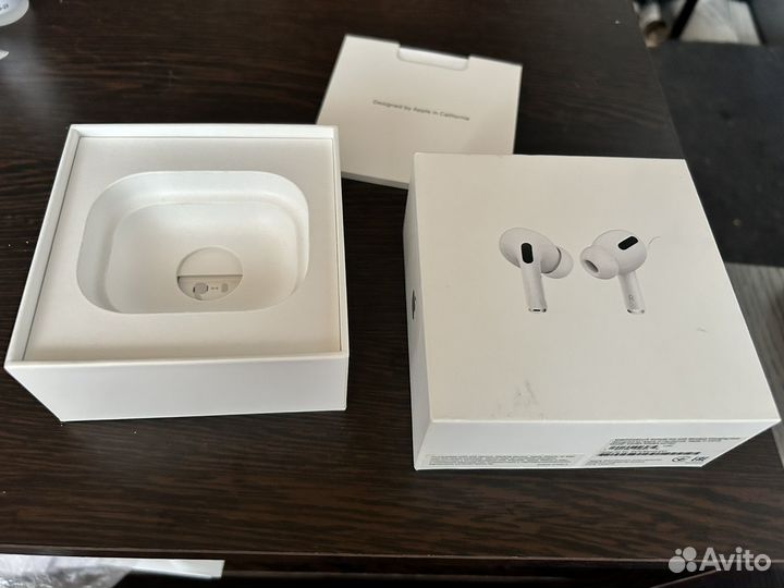Коробка от airpods pro
