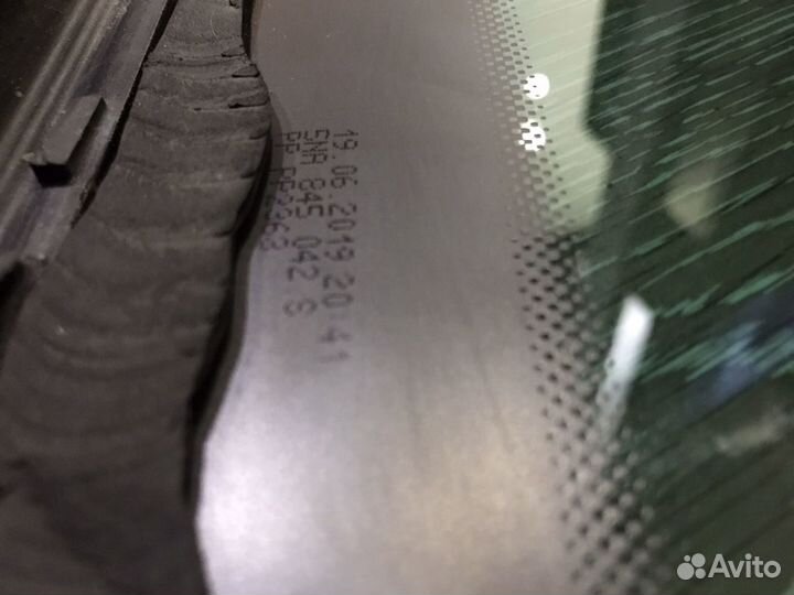 Стекло заднего правого крыла Фольксваген Тигуан