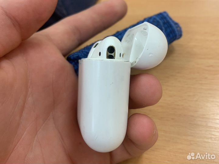 Airpods 1