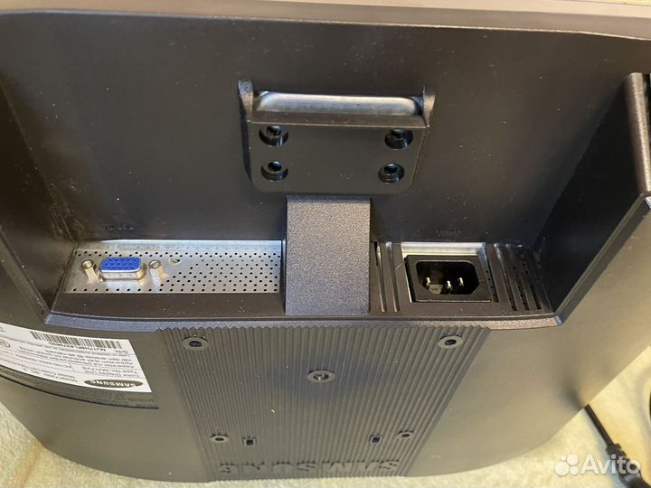 Монитор Samsung 720N