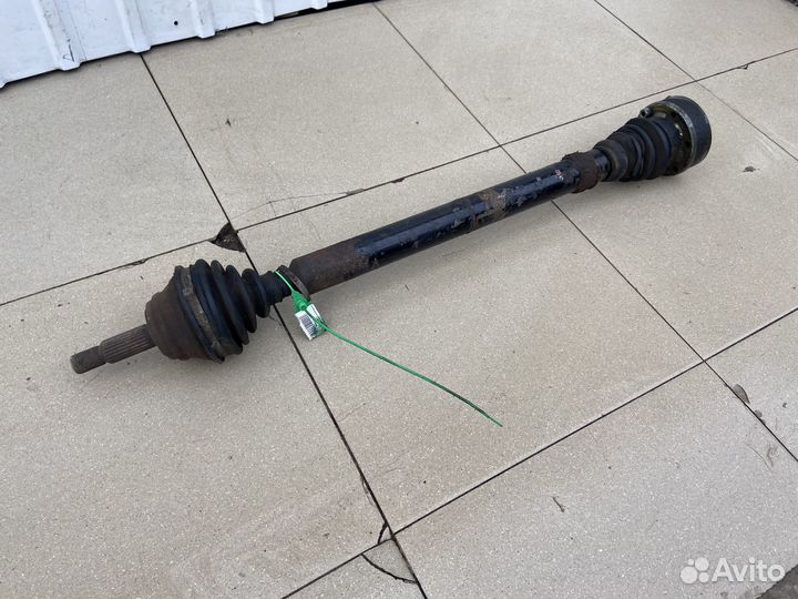 Привод передний правый Volkswagen Passat B3