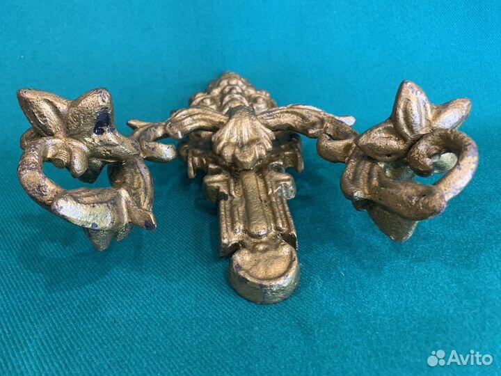 Бронзовый античный подсвечник