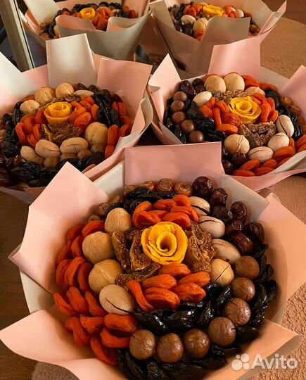 Букет учителю на 1 сентября из сухофруктов, орехов