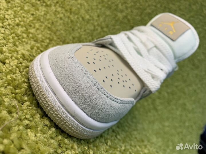 Кроссовки Nike Air Jordan 1 Low женские