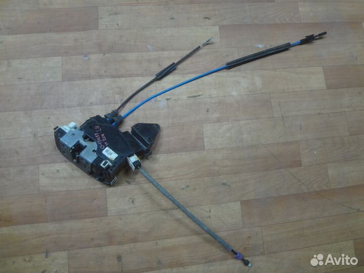 Замок задней двери Mercedes W212 W204