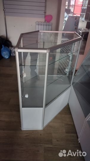 Шкафы витрины стеклянные