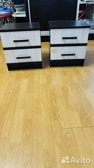 Тумбочки две.Новые